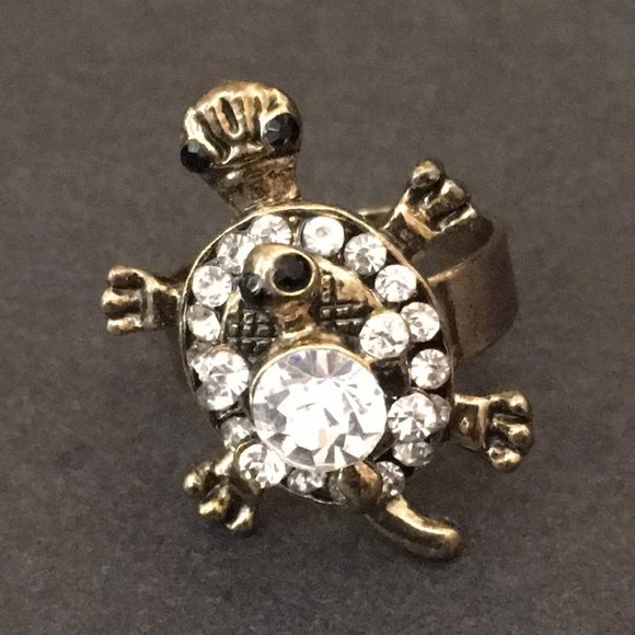 Statement Ring - Picture 5 of 9